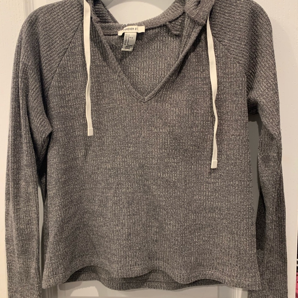 sweatshirt/ shirt